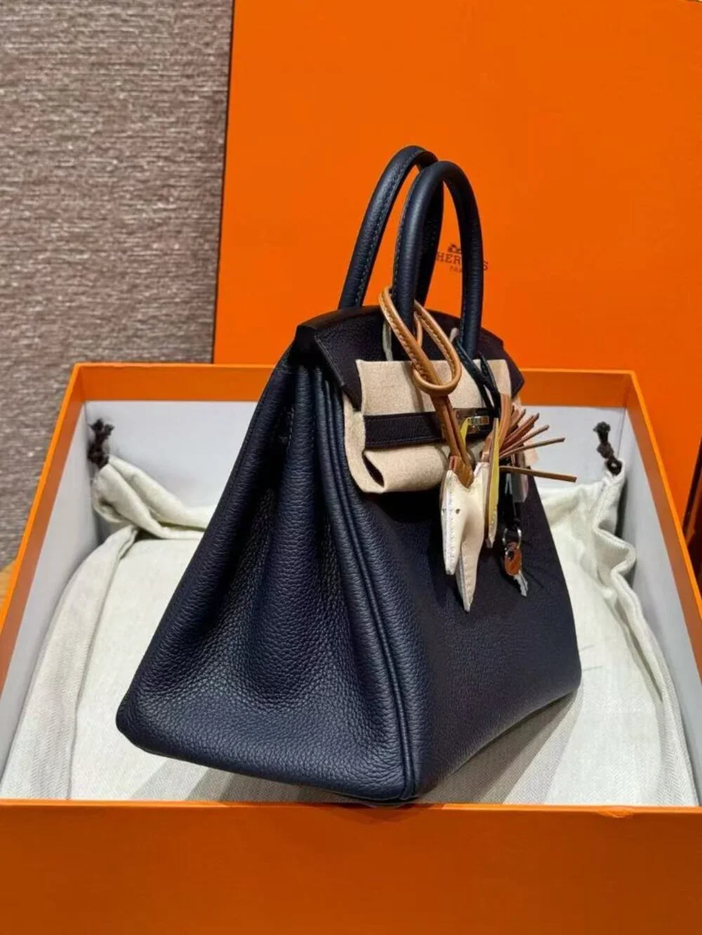 Classic Hermes Bag: A Stylish and Versatile Choice for Elegance